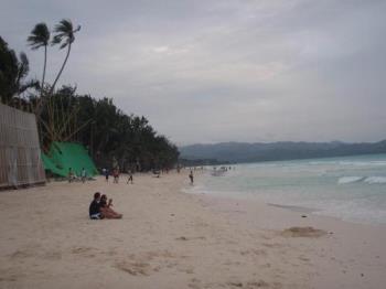Boracay Island - This is the beach of Boracay Island, it is so beautiful. A very nice place for you to relax and unwind. A perfect paradise to bond with your family and friends.. You should visit Boracay soon. Its worth it!! :)