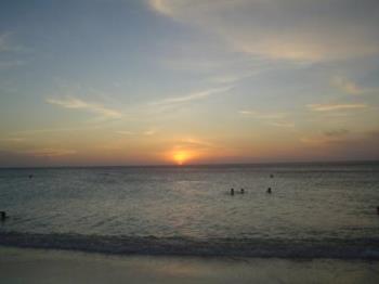 Sunset at the Caribbean - A picture taken by me at Aruba, in a vacation paid by may online earnings.