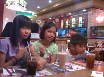 My Kids - This was a Day out on Shakey&#039;s