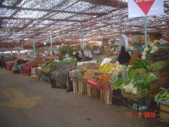 Arica´s market place - Arica has a big market where they sell the products of nearby valleys. The city itself is surrounded by the desert.