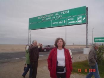 Crossing the border to Perú with my belt purse - I put my passport or identity card (in this case) plus money in my purse to cross the border to Perú in my last trip.