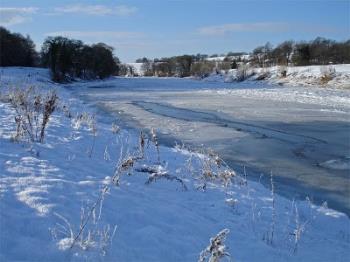 Frozen River - Water water everywhere, and not a drop to drink!!