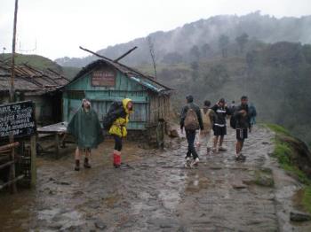 Darjeeling trek - Got wet in the rain because we din carry our rain kit. Had fun though !