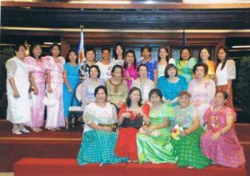 @ malacanang palace  - Me wearing fuschia dress at the back of Ex PGMA 