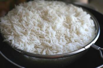 Rice plate - This picture shows plain rice