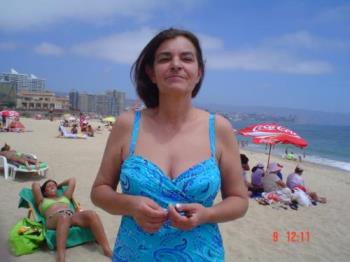 At Viña five years ago - A friend took this picture while we were in one of the beaches at Viña deñ Mar. 