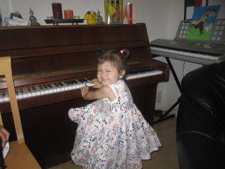 Too young to learn piano - Cute pianist