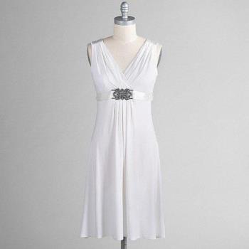 White dress - Simple but fashionable