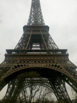 the panorma of La Tour Eiffel - photo size:215kb
photo demension:750*1003