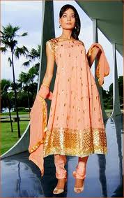Salwar kameez - costume for a chubby woman for hiding the flabs