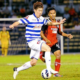 Park Ji Sung will lead QPR to a respectable mid-ta - Park Ji Sung will lead QPR to a respectable mid-table finish