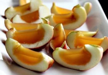 apple jello shots - hmmm looks good