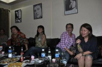 Videoke Fun - We rented a private videoke room at a Resto Bar and Grill. The rate is consumable, so we had lots of foods and drinks. Videoke Fun - We rented a private videoke room at a Resto Bar and Grill. The rate is consumable, so we had lots of foods and drinks.