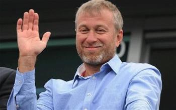 Roman Abramovich has his own way of managing a clu - Roman Abramovich has his own way of managing a club but he has won trophies. Roman Abramovich has his own way of managing a clu - Roman Abramovich has his own way of managing a club but he has won trophies.