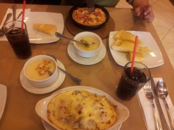 Thursday"s Lunch - Our sumptuous lunch for the day at Pizza Hut