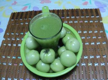 Green tomato juice - Green tomato juice for me.