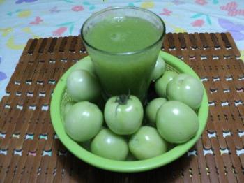 fresh and green - Green tomato juice, anyone!
