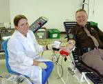 If your not squeamish donate blood it could save a - If it had not have been for some people my dad might have died. Thanks to their blood donation my dad lived a little bit longer then we expected!