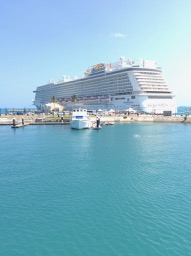 Norwegian Breakaway at King&#039;s Harbor, Bermuda