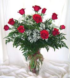 roses - this is a beautiful boquet of red roses.