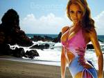 This is a beautiful picture of Beyonce. - Here is a really beautiful picture of Beyonce. I love the ocean background. 