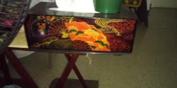 My lacquer tissue box. My lacquer tissue box.