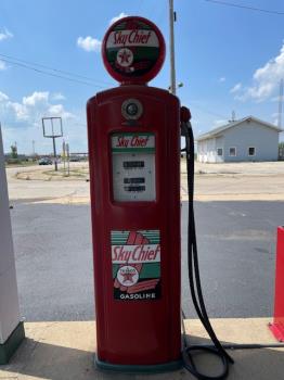 Old Texaco gas pump in Dwight, IL. Photo taken by and the property of FourWalls. Old Texaco gas pump in Dwight, IL. Photo taken by and the property of FourWalls.