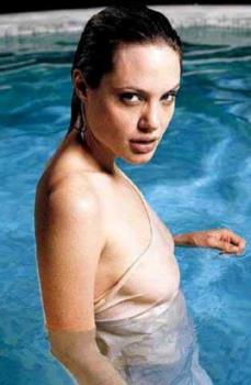actess - angelina jolie-sexy in the pool