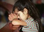 child praying - child praying