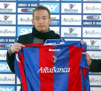 Nakata in Serie A. - I love soccer and Italian league is very cool.I like this Japanese soccer player Hidetoshi Nakata.He is a great poayer and was played in Serie A as well.
