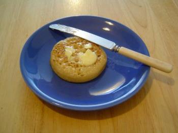 Buttered Crumpet - Crumpet with butter