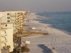 a beach in florida - This is in florida!  I wouldn&#039;t mind living here.  It was so gorgeous here
