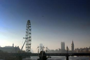 London cityscape and London Eye - Camera Nikon D50 photograph of London&#039;s cityscape showing Big Ben and London Eye