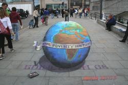 GLOBE - chalk drawing - Globe - 3D chalk drawing