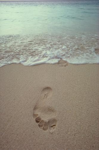 sea - Footprints on sand