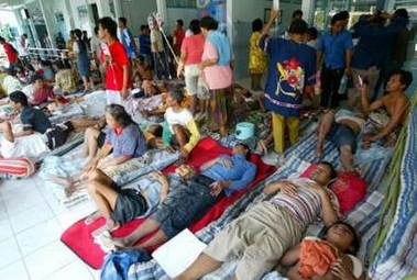 Jogja earthquake - This is the situation when there was an earthquake in jogja at Panti Rapih hospital ..POOR people and many killed.