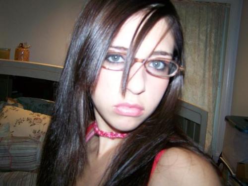 omfg its me again!  - look every1 its me! i have glasses omfg! its me its me! i have glasses and i am soooo smexy