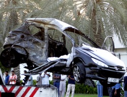 Traffic accidents - Two expatriates were  burnt to death when their car caught fire after a collision on Al Wasal Road (UAE) on friday evening.