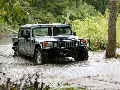 Hummer - The most stable thing man has ever made. can tread over any terrain...man they dun require a pathfinder on the moon...they can send this thing up there.....