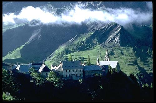 This is an imagine from my country,Romania - This is an imagine from my country,Romania,the country where you can find sea,the only sea from Romania,Black Sea,and many mountains,the most famous mountains from Romania are Carpatii.They are in the middle of Romania.Romanian nation is very proud of all that,and most important in our country is The Castle of Dracula.