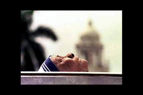 Mother Teresa - Mother teresa last Sleeps
