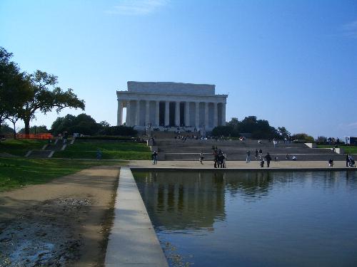 Lincoln Memorial - Lincoln Memorial as walking from the Washington Memorial