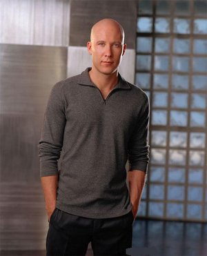 LEX luthor - I admire Michael Rosenbaum when I first watch Smallville.  I admore him more than Clark Kent.  With his physical features, anyone would love to see him in person.  Just recently, I found out that he also starred in the hit 'Sorority Biys' when he actually wore a girl's outfit.  Oh well, I still find him cute!
