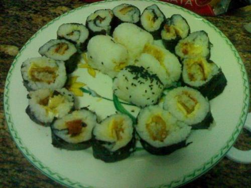 Sushi - These are the sushi that I made with my friend. It was really fun and the taste was pretty good.