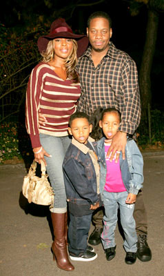 Mary J. Blige Family - Is this the Mary J. Family?