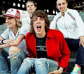 Razorlight - Band Pic - This is the band Razorlight with all the members, seems a little out dated but its the band :)