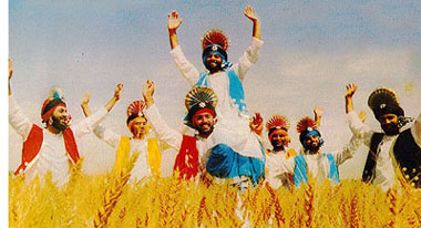 Bhangra - Punjabi guys in Bhangra mood...