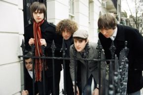 Kaiser Chiefs - Another funny band pic.
