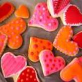 Picture of heart cookies - Pretty picture of valentines cookies that are in the shapes of hearts.