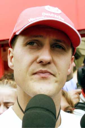 hi to al f1 fans - dis s a pic when schumi was bout to retire from ferrari
